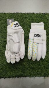 DSC Cricket Glove Mens Size RH
